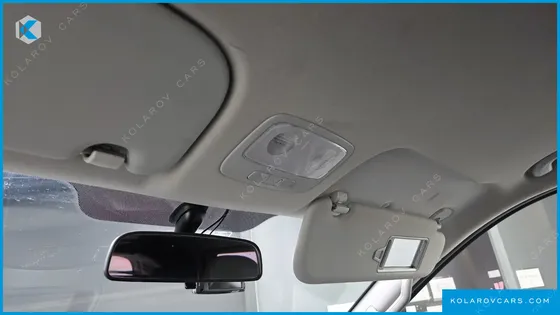 HYUNDAI STAREX VAN 5-SEATER