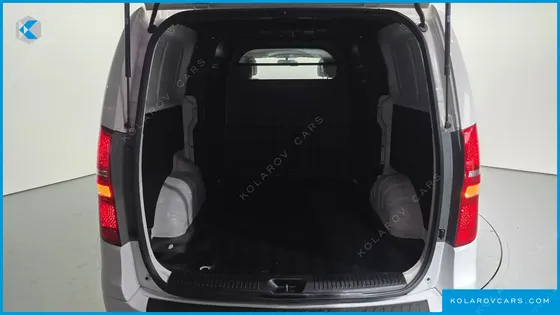 HYUNDAI STAREX VAN 5-SEATER
