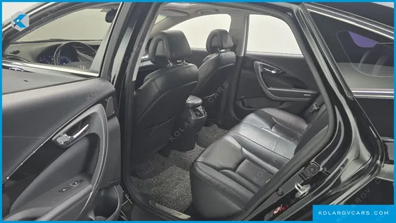HYUNDAI GRANDEUR HG240 MODERN COLLECTION