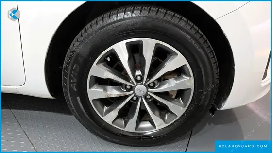 KIA CARNIVAL 11-SEATER PRESTIGE