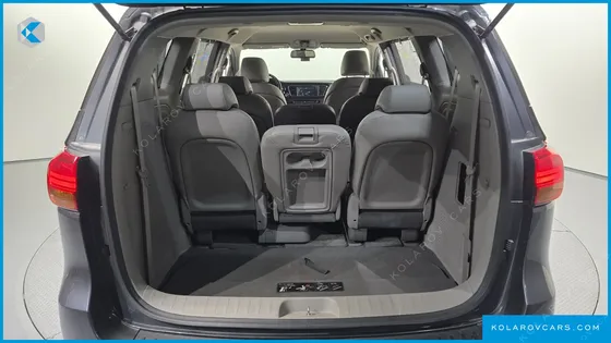 KIA CARNIVAL 11-SEATER PRESTIGE