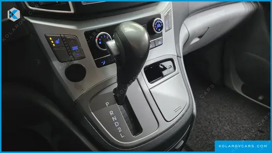 HYUNDAI STAREX 12-SEATER LPI