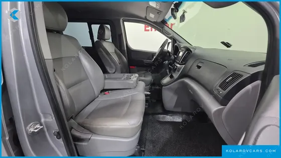 HYUNDAI STAREX 12-SEATER LPI