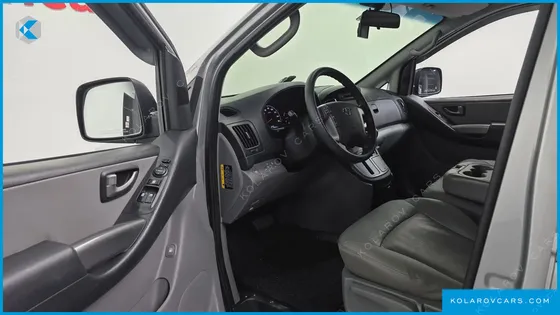 HYUNDAI STAREX 12-SEATER LPI