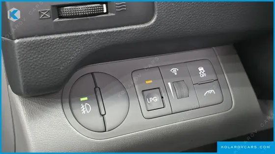 HYUNDAI STAREX 12-SEATER LPI