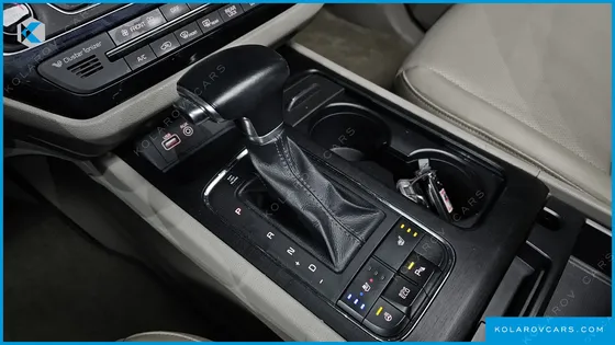 KIA CARNIVAL 11-SEATER LUXURY