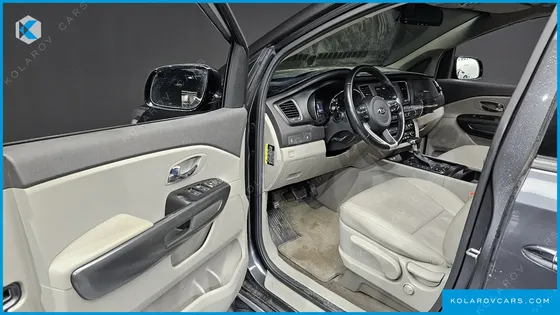 KIA CARNIVAL 11-SEATER LUXURY