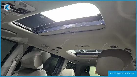 KIA CARNIVAL 11-SEATER LUXURY