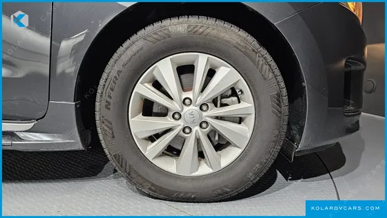 KIA CARNIVAL 11-SEATER LUXURY