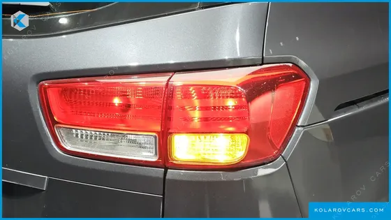KIA CARNIVAL 11-SEATER LUXURY