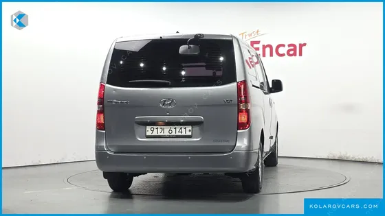 HYUNDAI STAREX VAN 3-SEATER