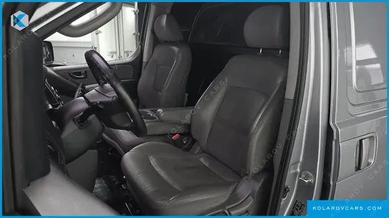 HYUNDAI STAREX VAN 3-SEATER