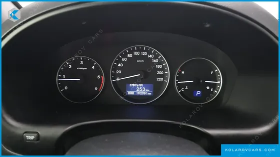 HYUNDAI STAREX VAN 3-SEATER