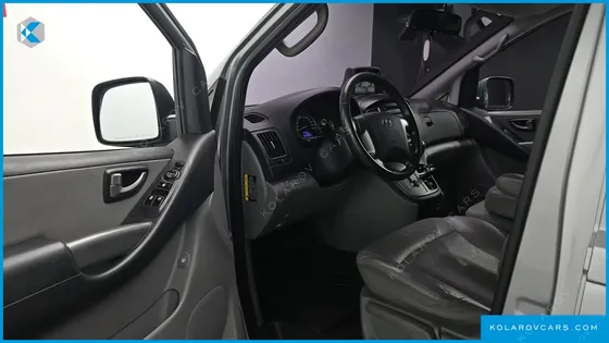 HYUNDAI STAREX VAN 3-SEATER