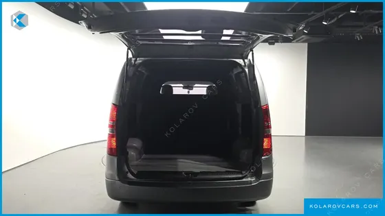 HYUNDAI STAREX VAN 3-SEATER