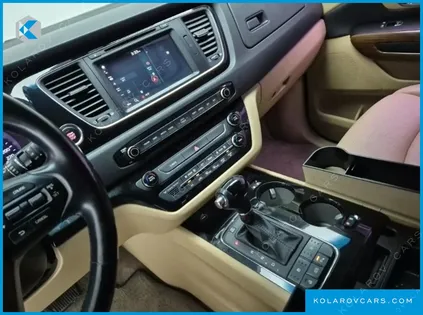 KIA CARNIVAL 9-SEATER HI-LIMOUSINE