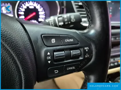 KIA CARNIVAL 9-SEATER HI-LIMOUSINE