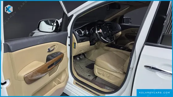 KIA CARNIVAL 9-SEATER HI-LIMOUSINE