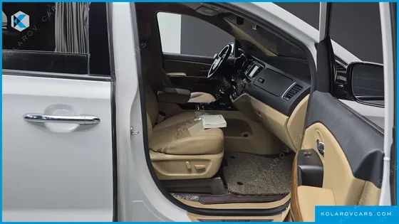 KIA CARNIVAL 9-SEATER HI-LIMOUSINE