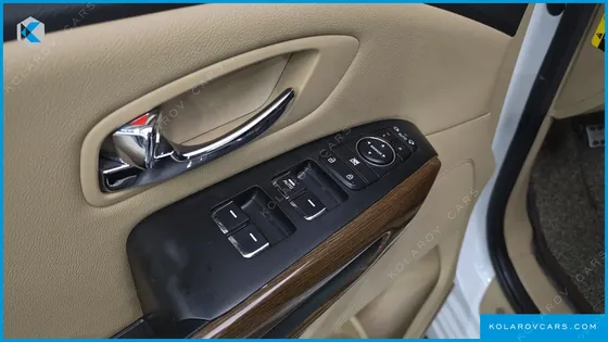 KIA CARNIVAL 9-SEATER HI-LIMOUSINE