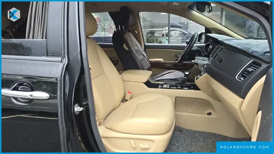 KIA CARNIVAL 9-SEATER HI-LIMOUSINE