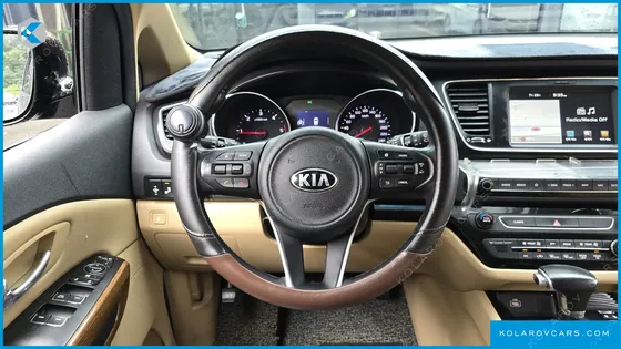 KIA CARNIVAL 9-SEATER HI-LIMOUSINE
