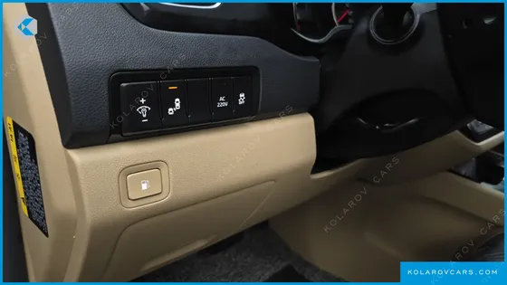 KIA CARNIVAL 9-SEATER HI-LIMOUSINE