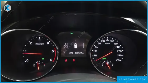 KIA CARNIVAL 9-SEATER PRESTIGE