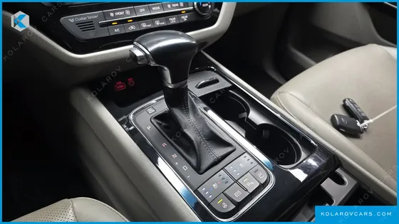KIA CARNIVAL 9-SEATER PRESTIGE