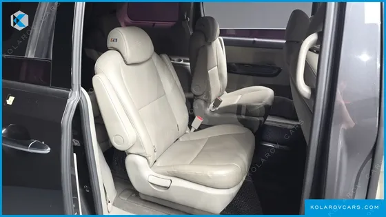 KIA CARNIVAL 9-SEATER PRESTIGE