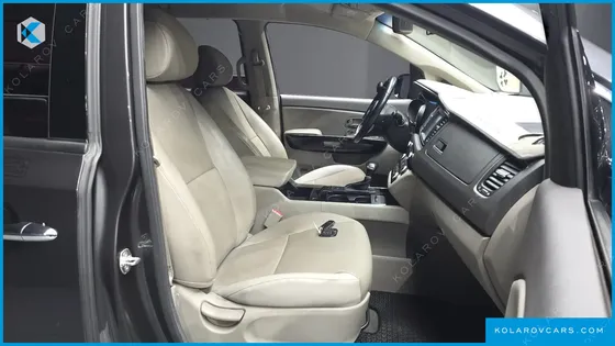 KIA CARNIVAL 9-SEATER PRESTIGE