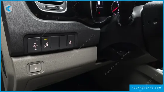 KIA CARNIVAL 9-SEATER PRESTIGE