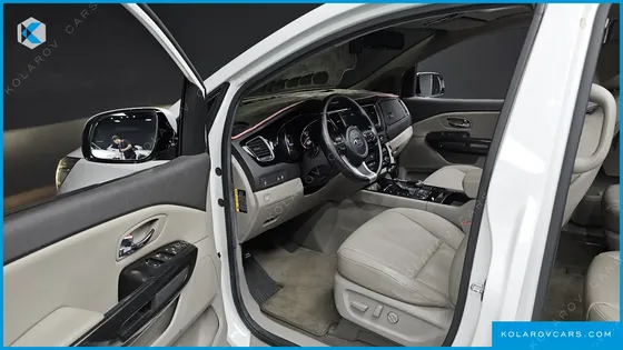 KIA CARNIVAL 9-SEATER PRESTIGE