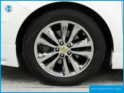 KIA CARNIVAL 9-SEATER HI-LIMOUSINE