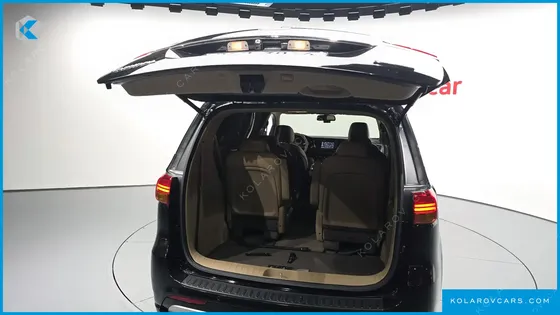 KIA CARNIVAL 9-SEATER HI-LIMOUSINE