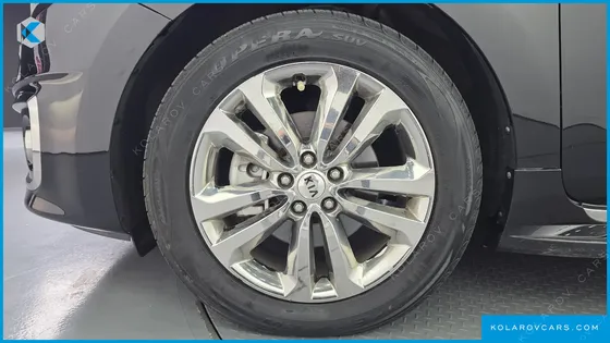 KIA CARNIVAL 9-SEATER NOBLESSE