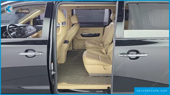 KIA CARNIVAL 9-SEATER NOBLESSE