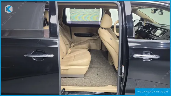 KIA CARNIVAL 9-SEATER NOBLESSE