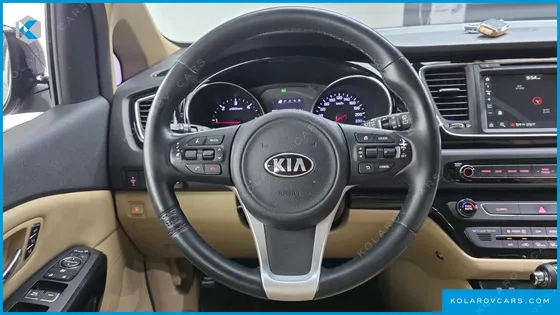 KIA CARNIVAL 9-SEATER NOBLESSE
