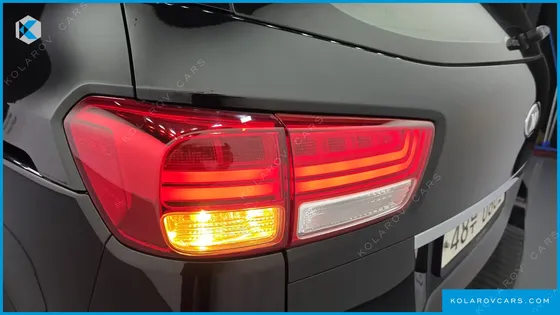 KIA CARNIVAL 9-SEATER NOBLESSE