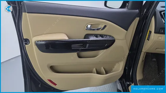 KIA CARNIVAL 9-SEATER NOBLESSE