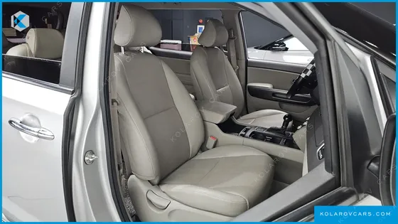 KIA CARNIVAL 9-SEATER LUXURY