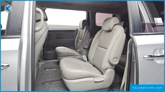KIA CARNIVAL 9-SEATER LUXURY