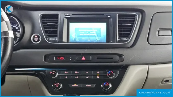 KIA CARNIVAL 9-SEATER LUXURY