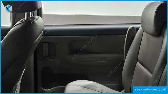 KIA CARNIVAL 9-SEATER LUXURY