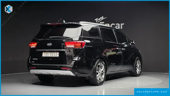 KIA CARNIVAL 9-SEATER NOBLESSE