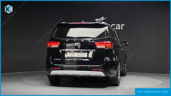 KIA CARNIVAL 9-SEATER NOBLESSE