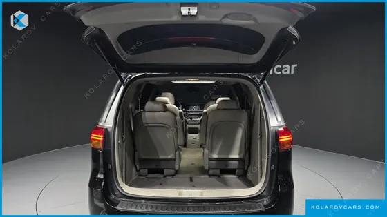 KIA CARNIVAL 9-SEATER NOBLESSE