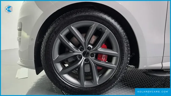 LAND ROVER RANGE ROVER SPORT P550E DYNAMIC HSE