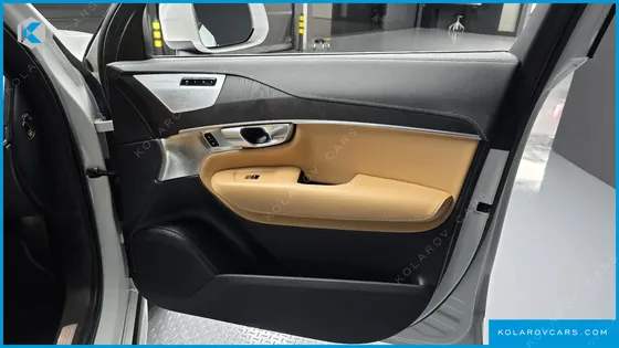 VOLVO XC90 B6 ULTIMATE BRIGHT